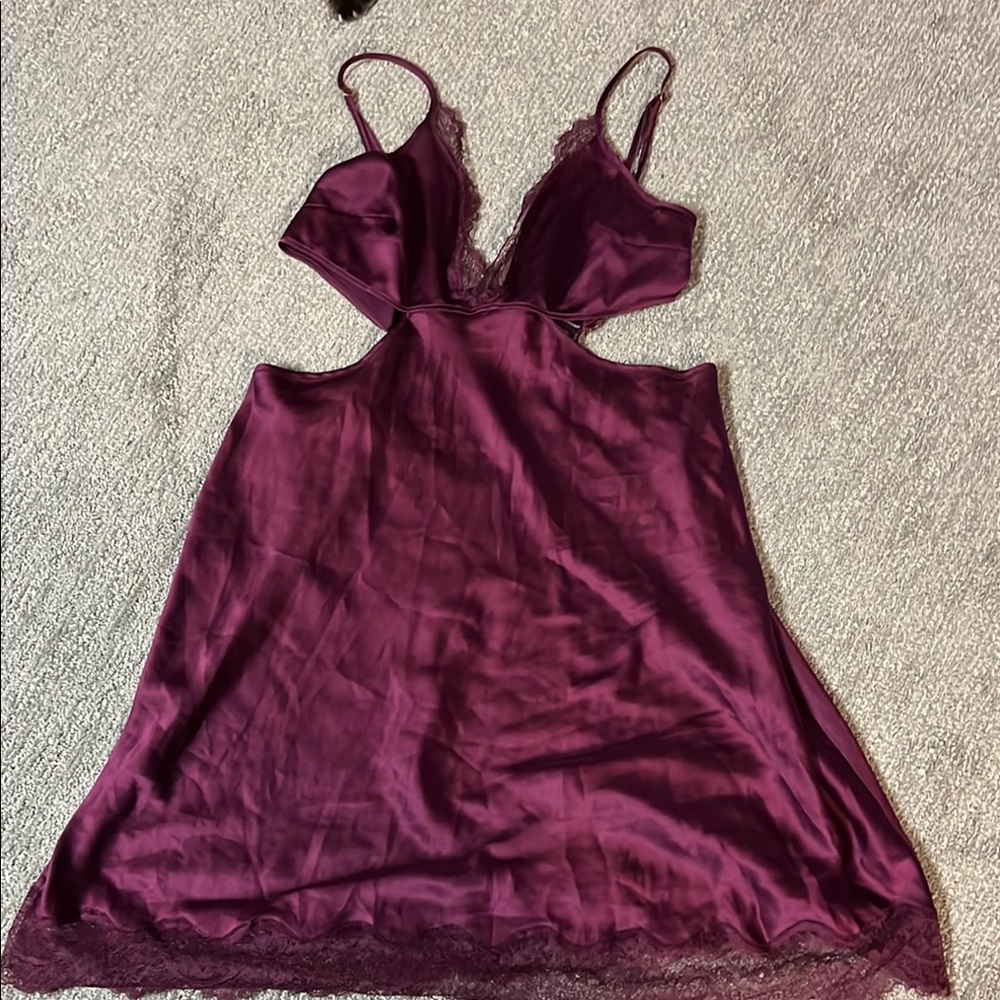 Elegant Purple Lace Trim Nightgown (NEVER WORN)